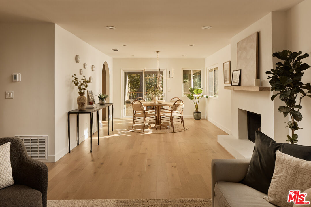 521 Fremont Dr, Pasadena