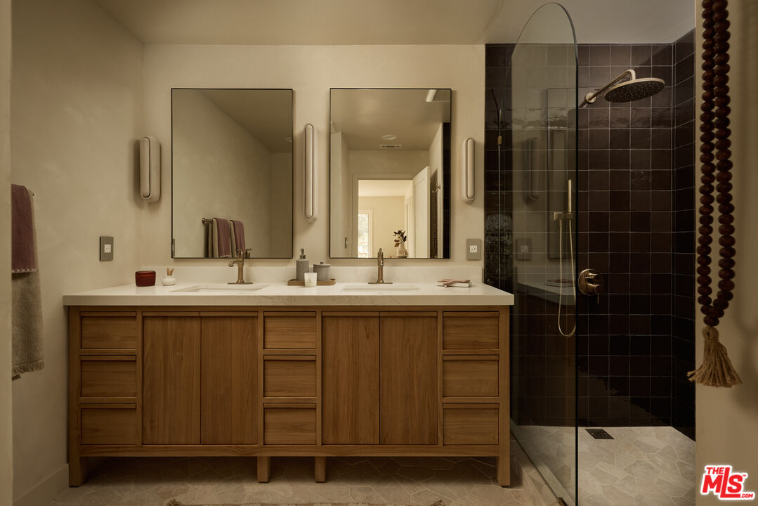 521 Fremont Dr, Pasadena