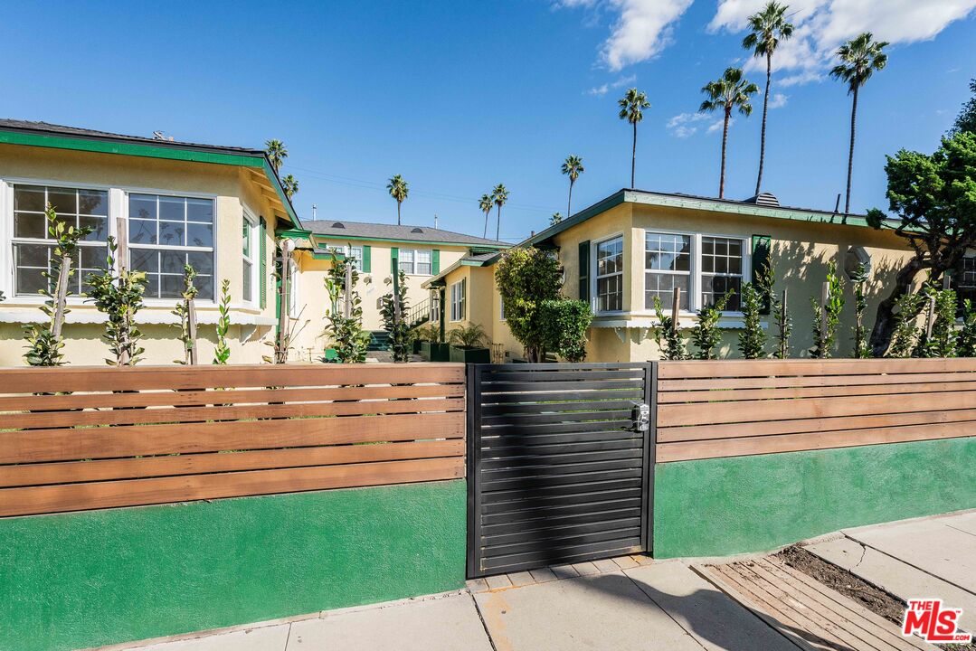 2308 Pisani Pl, Venice 