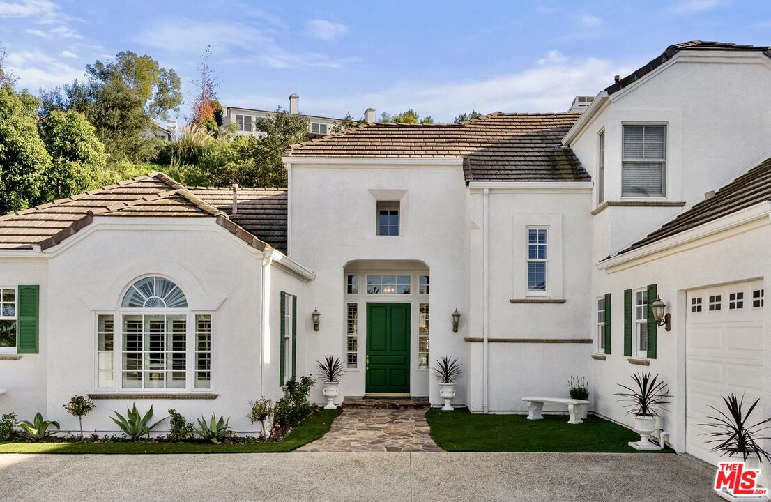 24810 Earls Ct, Calabasas