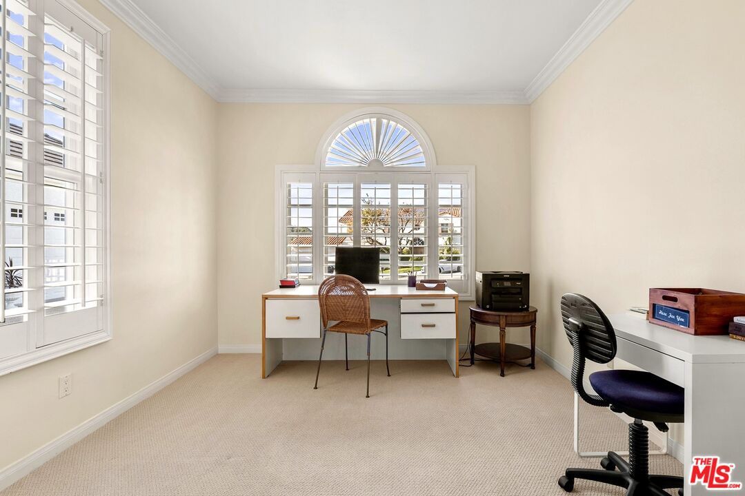 24810 Earls Ct, Calabasas