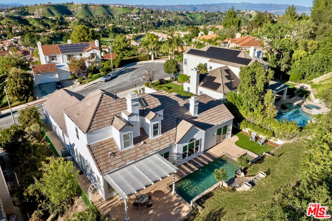 24810 Earls Ct, Calabasas