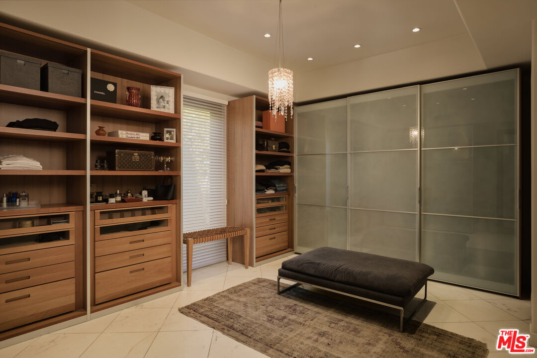 623 N Alta Dr, Beverly Hills