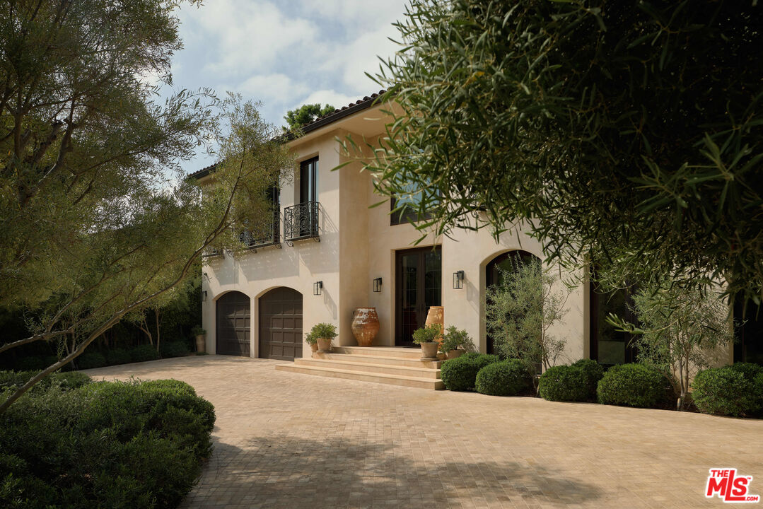 623 N Alta Dr, Beverly Hills