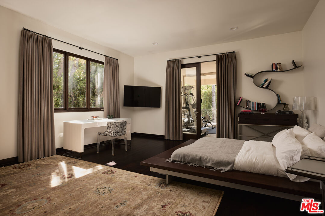 623 N Alta Dr, Beverly Hills