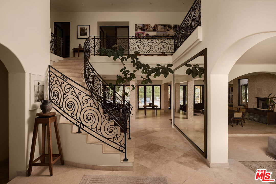 623 N Alta Dr, Beverly Hills