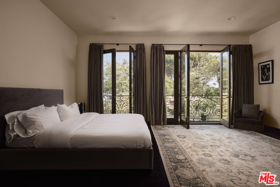 623 N Alta Dr, Beverly Hills