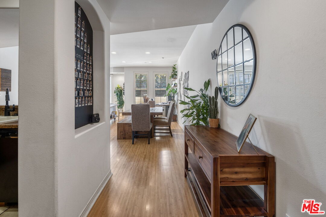 4400 Cartwright Ave Unit: 102, Toluca Lake