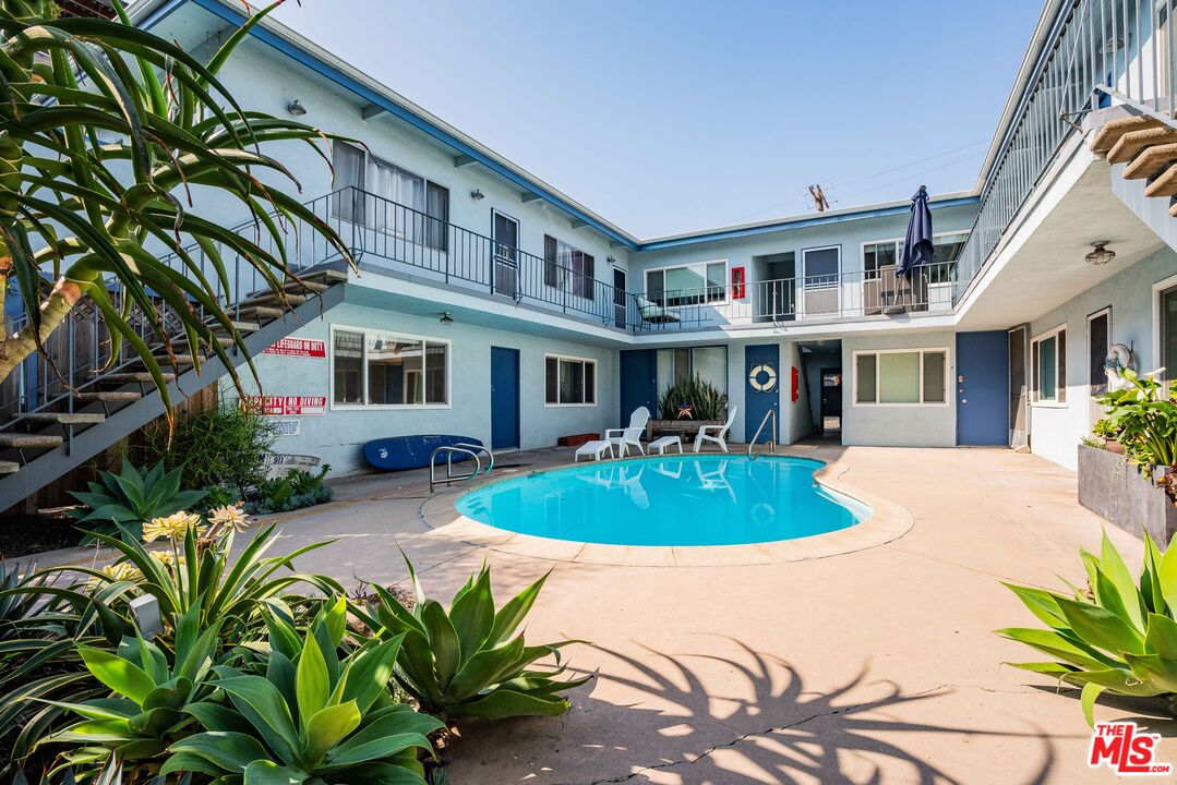 27 Anchorage St Unit: H, Marina Del Ray