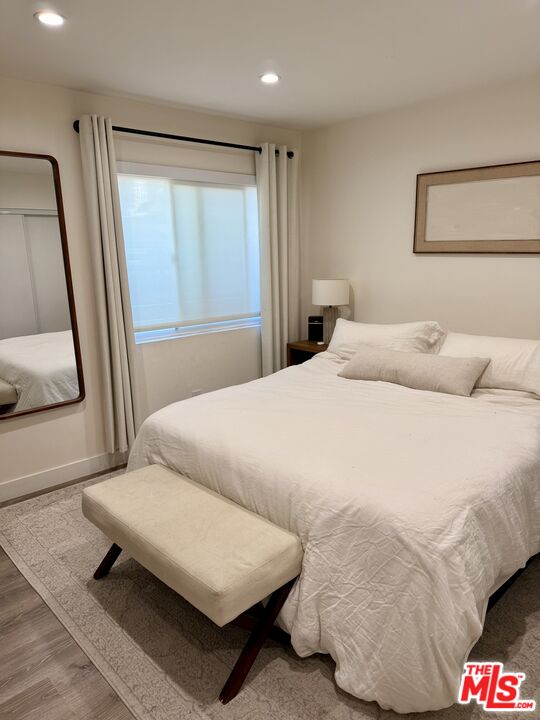 27 Anchorage St Unit: H, Marina Del Ray