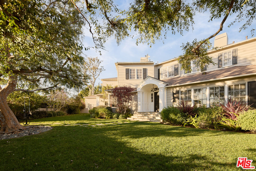 12523 S Helena St, Brentwood 