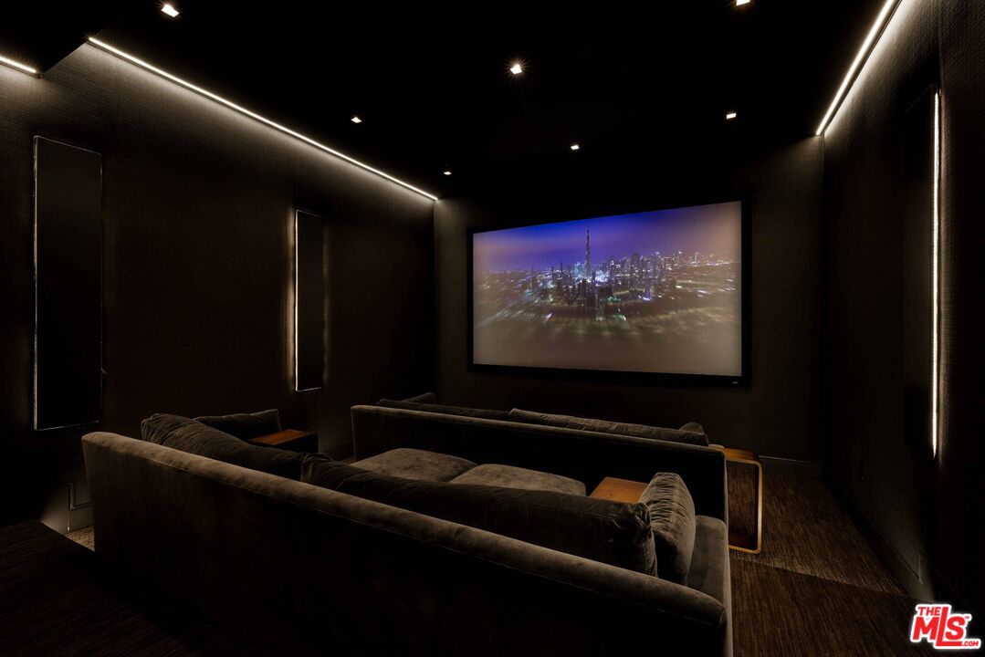 815 N Tigertail Rd, Brentwood 