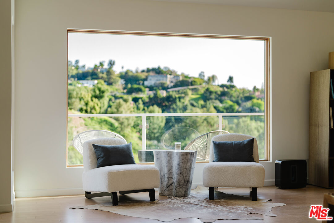 10110 Cielo Dr, Beverly Hills 