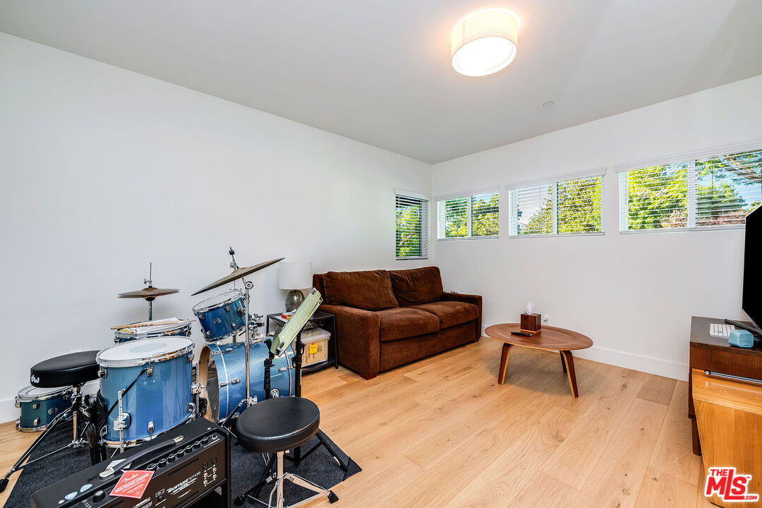 13542 Valleyheart Dr