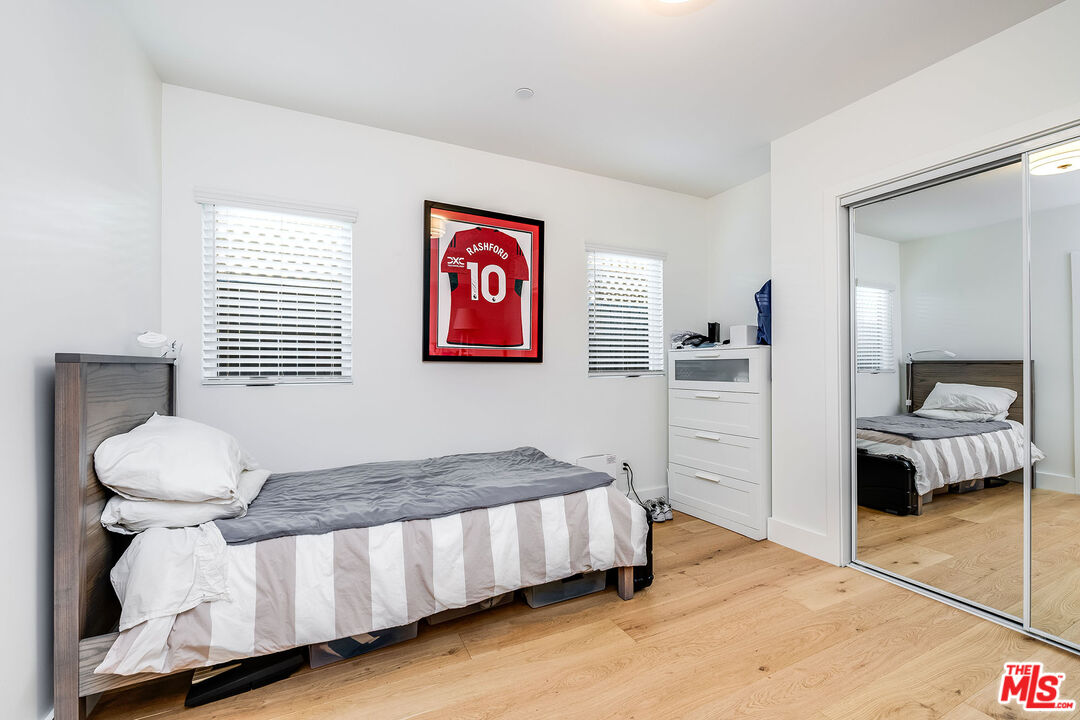 13542 Valleyheart Dr