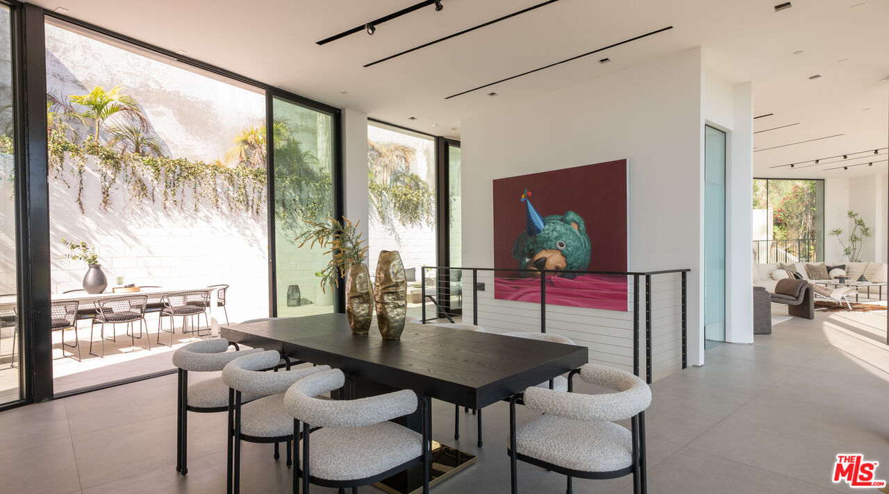 9277 Thrush Way, Sunset Strip