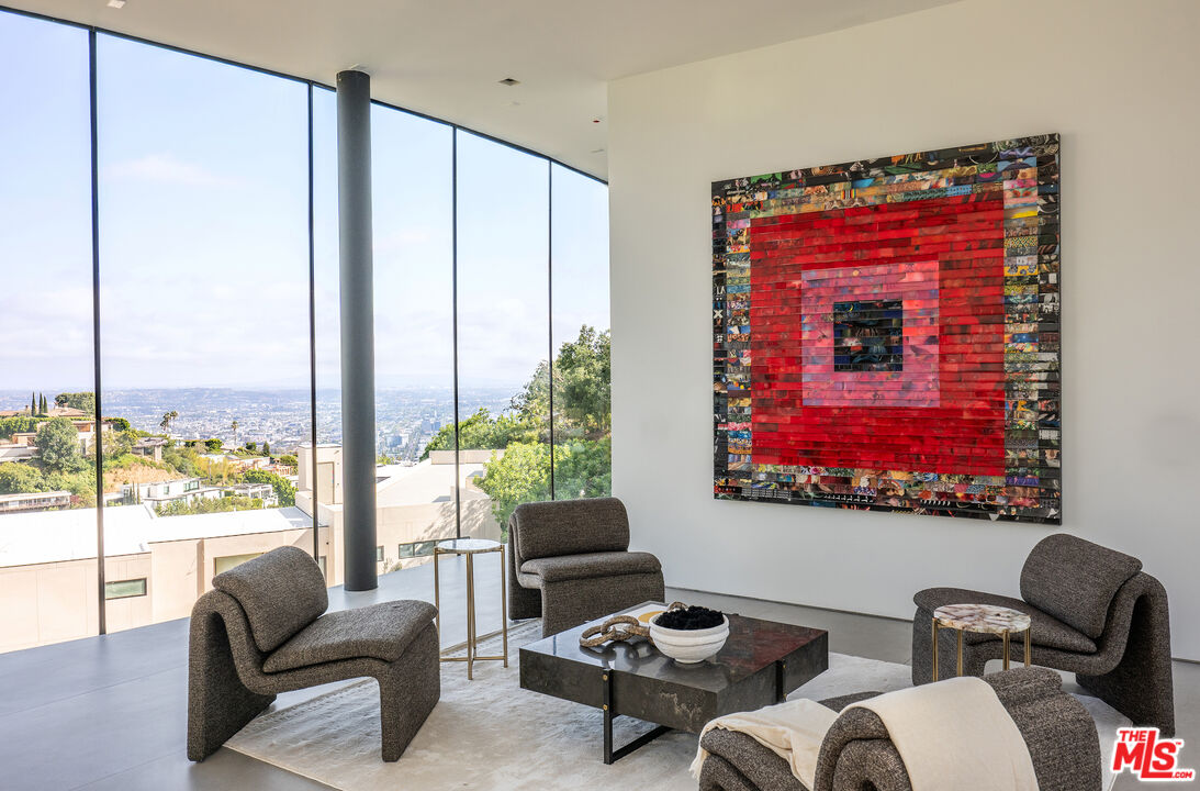 9277 Thrush Way, Sunset Strip