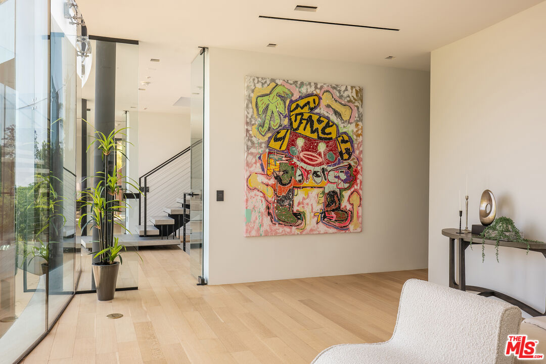 9277 Thrush Way, Sunset Strip