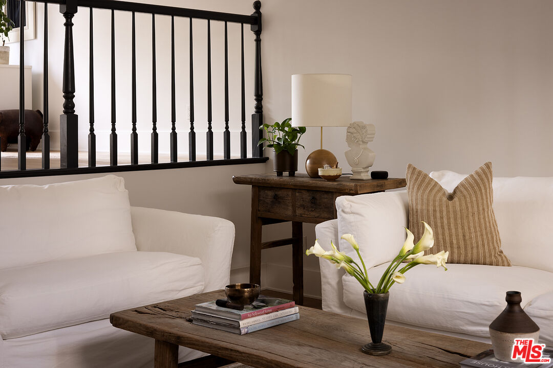 4424 Moorpark Way Unit: 5, Toluca Lake