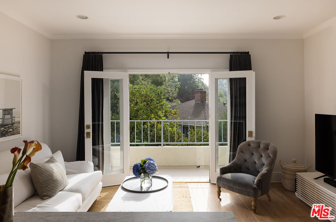 4424 Moorpark Way Unit: 5, Toluca Lake