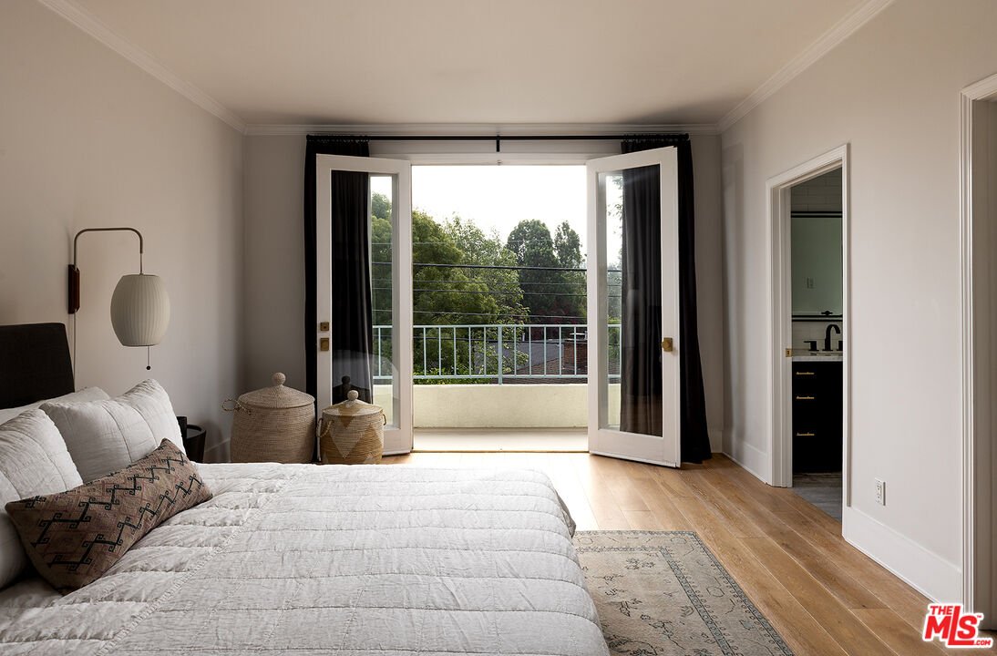 4424 Moorpark Way Unit: 5, Toluca Lake