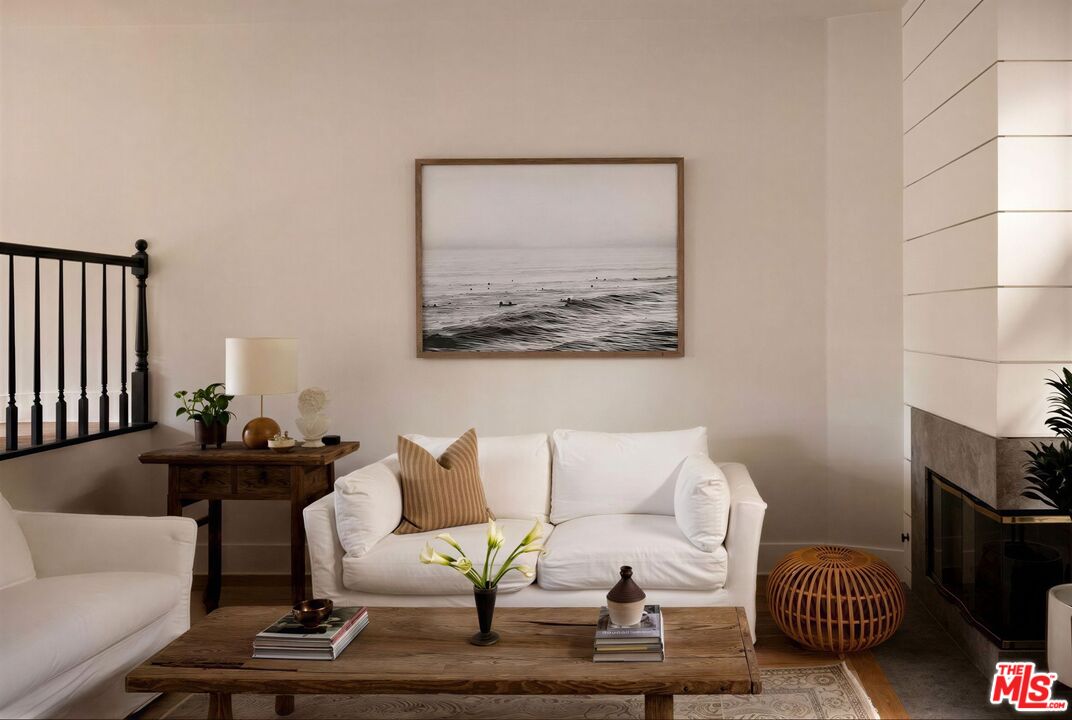 4424 Moorpark Way Unit: 5, Toluca Lake