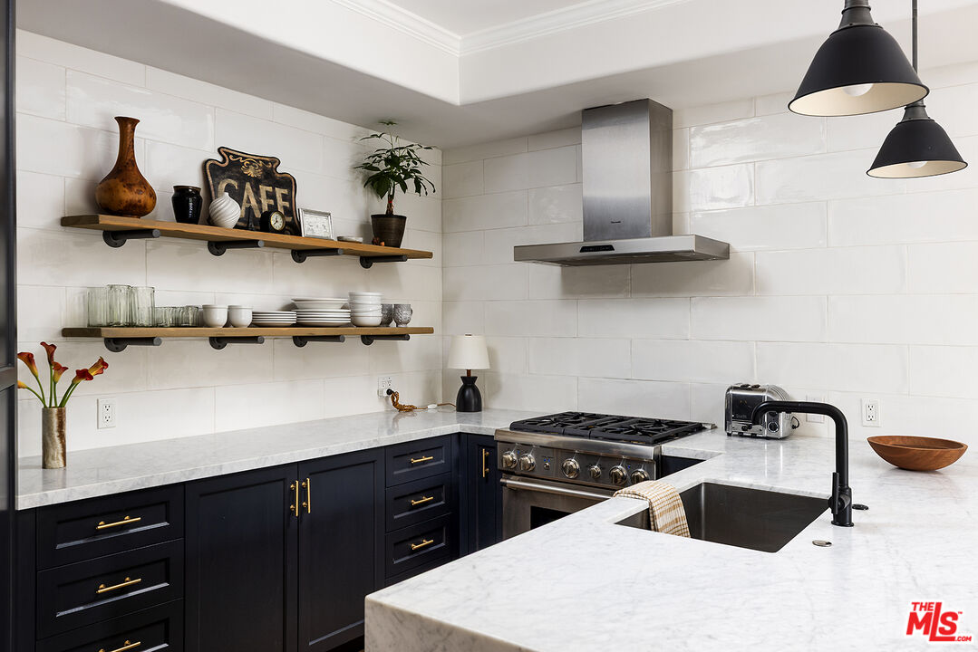 4424 Moorpark Way Unit: 5, Toluca Lake