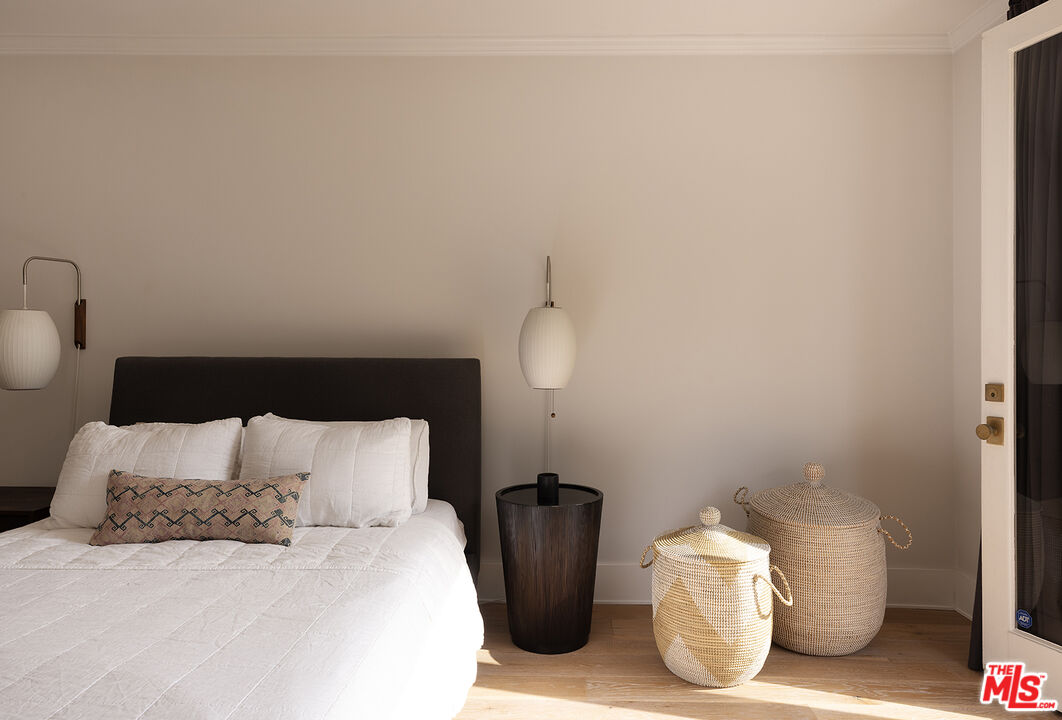 4424 Moorpark Way Unit: 5, Toluca Lake