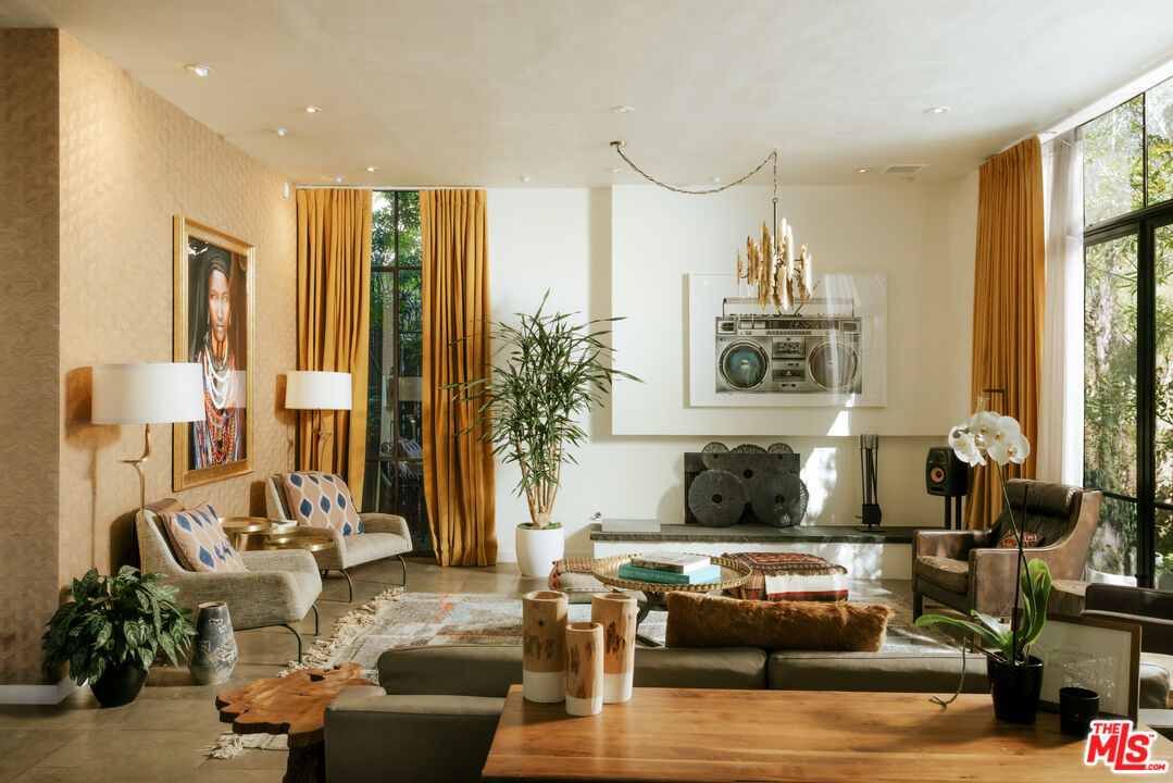 657 Milwood Ave, Venice 