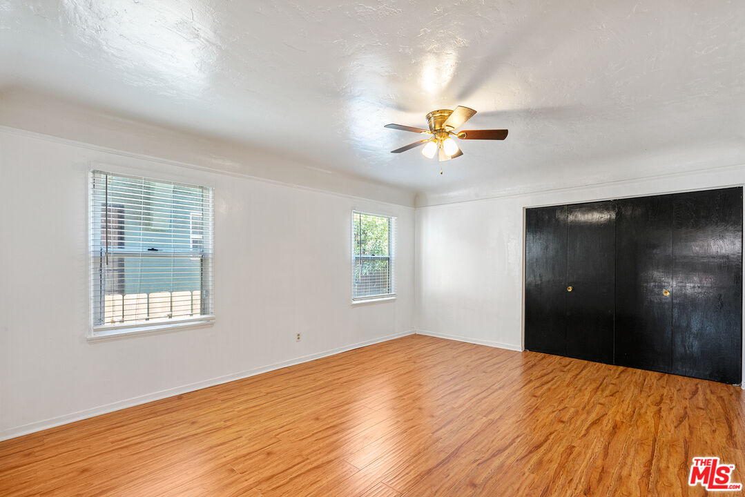 6086 Saturn St, Beverlywood