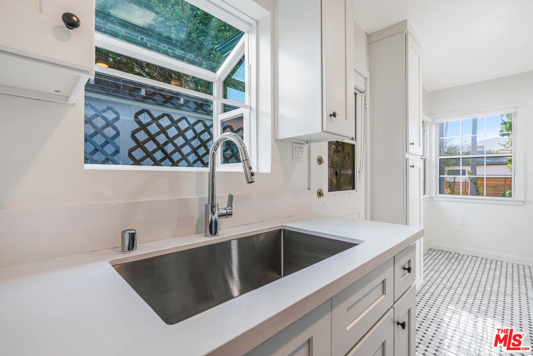 2310 Pisani Pl, Venice