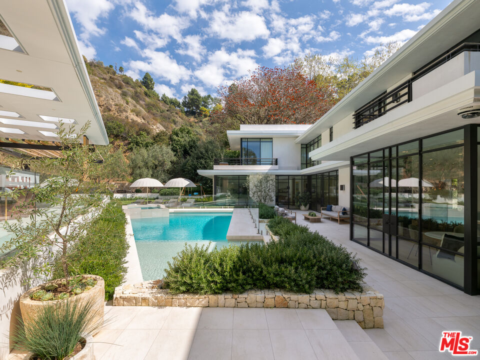 9509 Heather Rd, Beverly Hills