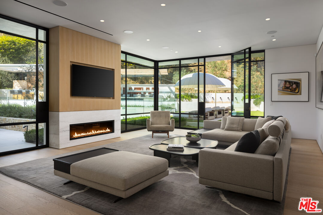 9509 Heather Rd, Beverly Hills