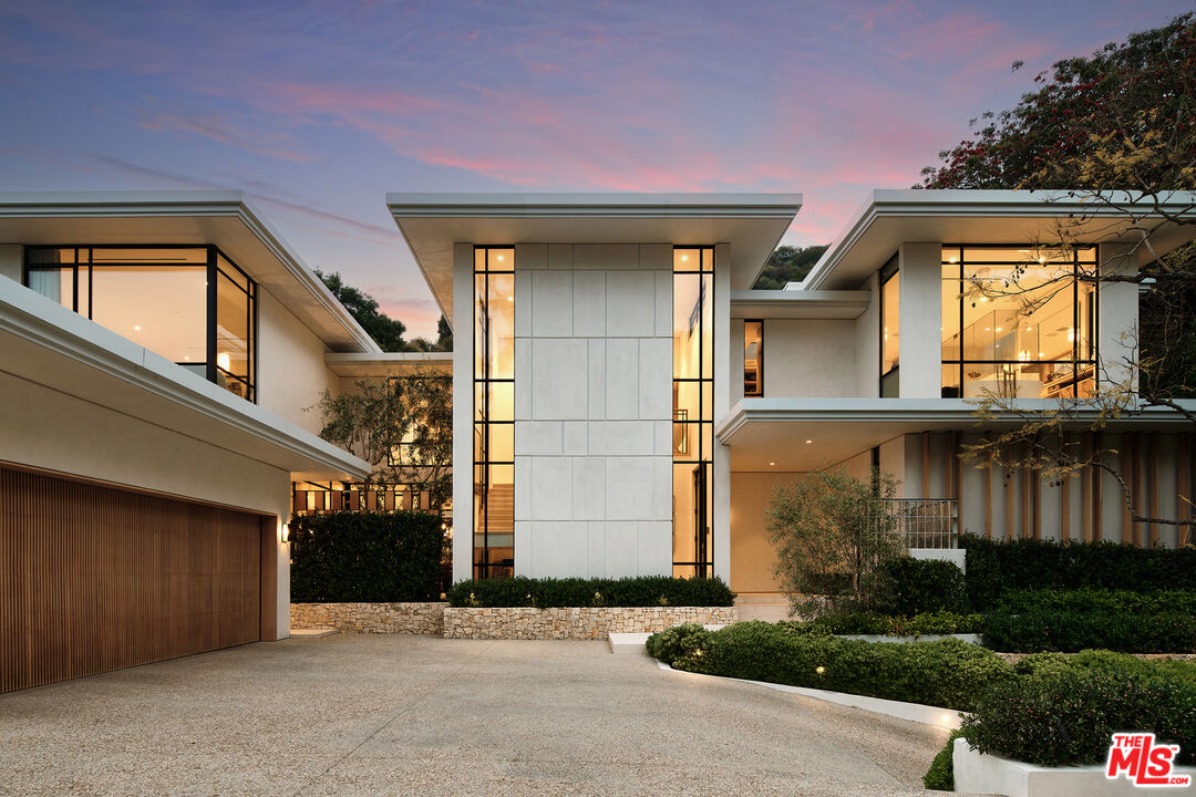 9509 Heather Rd, Beverly Hills