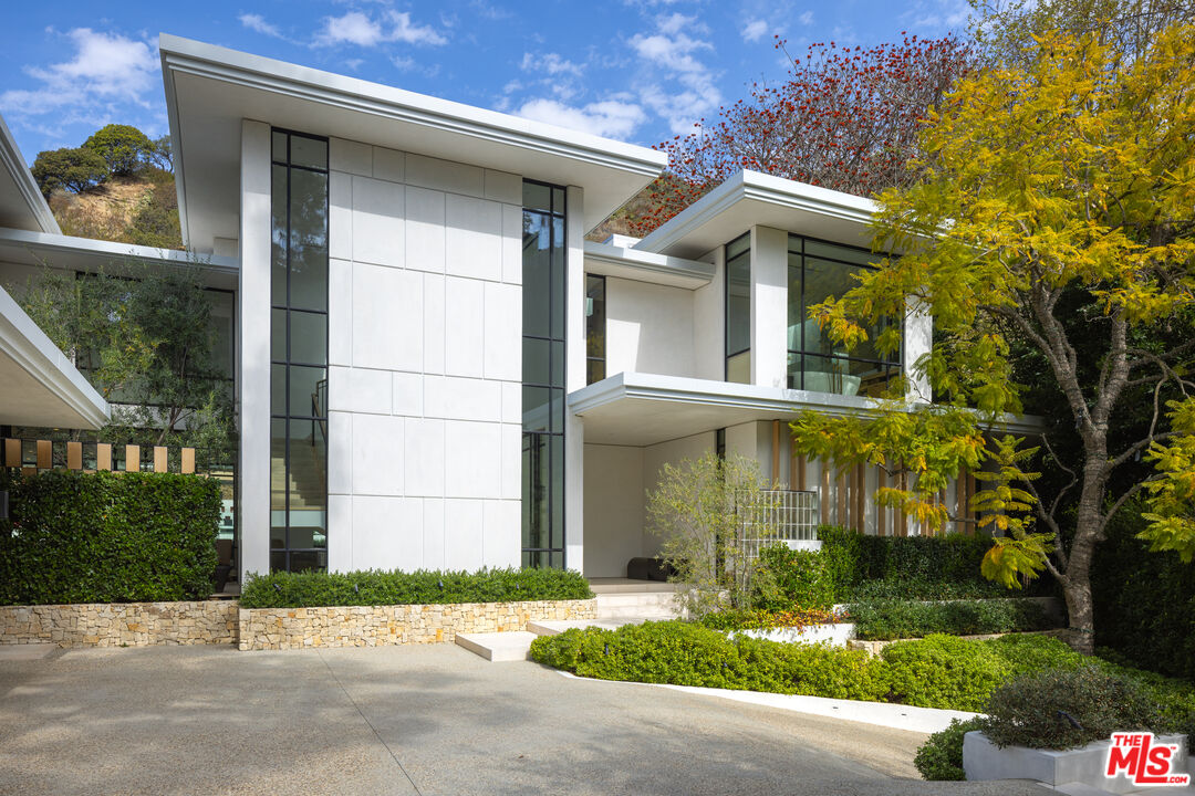 9509 Heather Rd, Beverly Hills