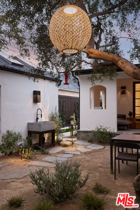 1720 Washington Way, Venice 