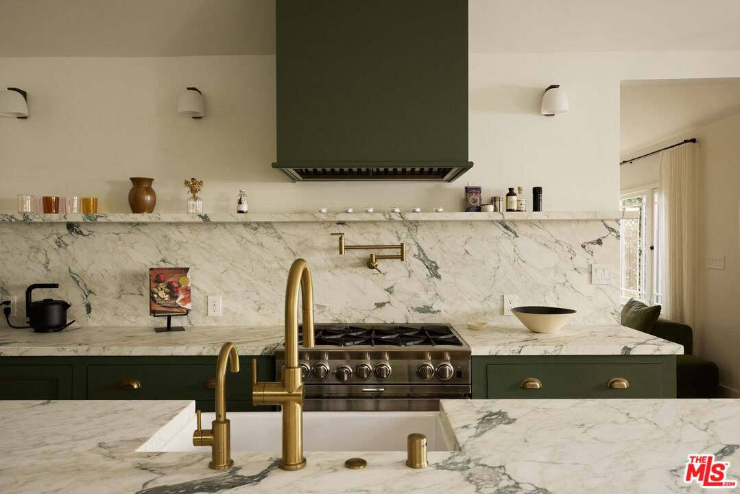 1720 Washington Way, Venice 