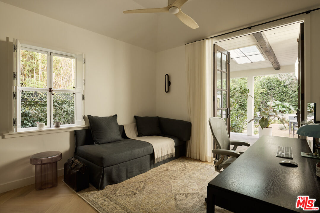 1720 Washington Way, Venice 