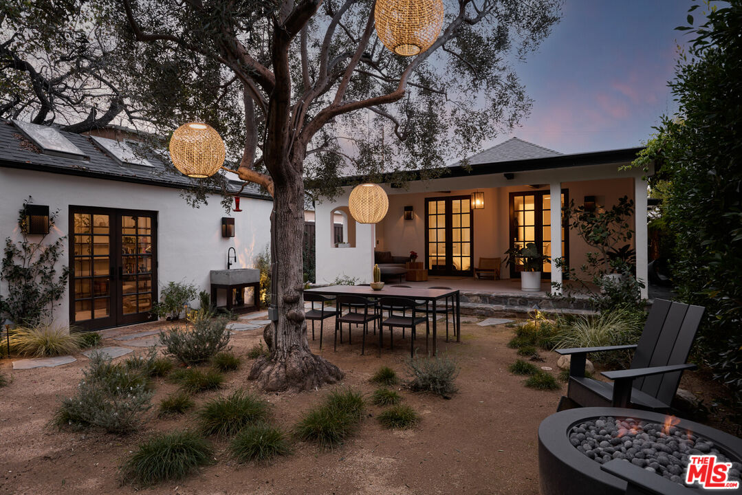 1720 Washington Way, Venice 