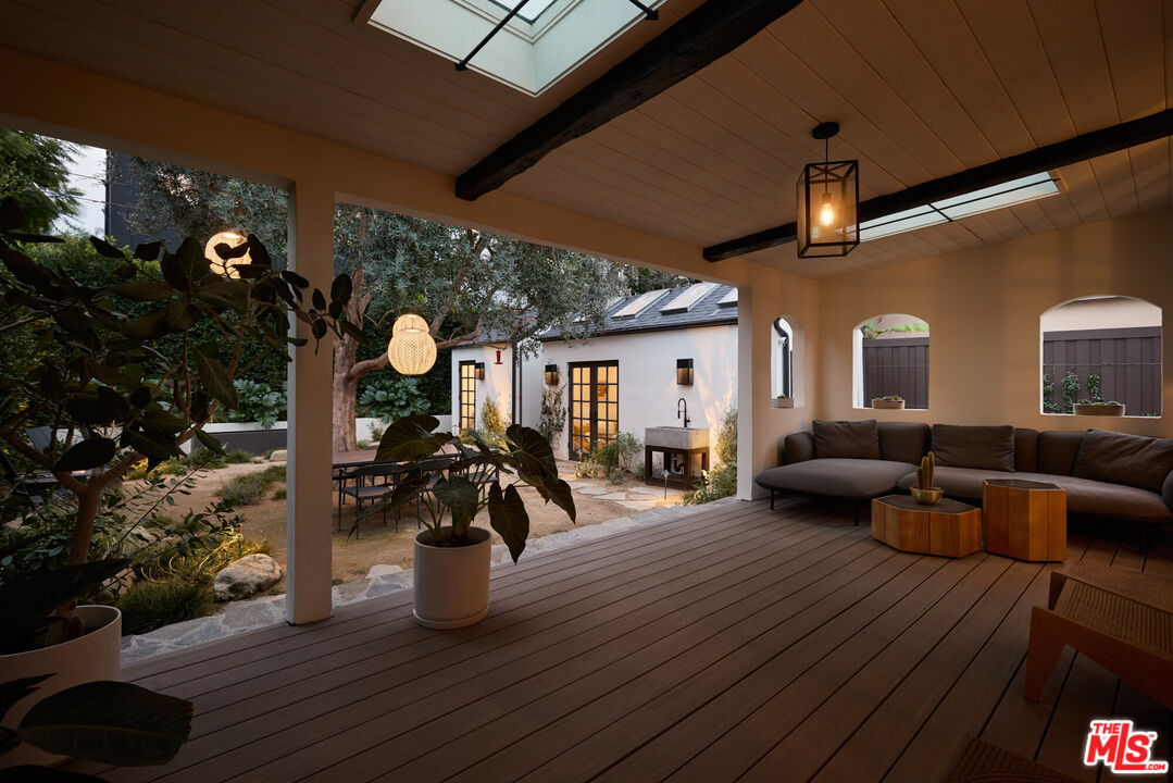 1720 Washington Way, Venice 