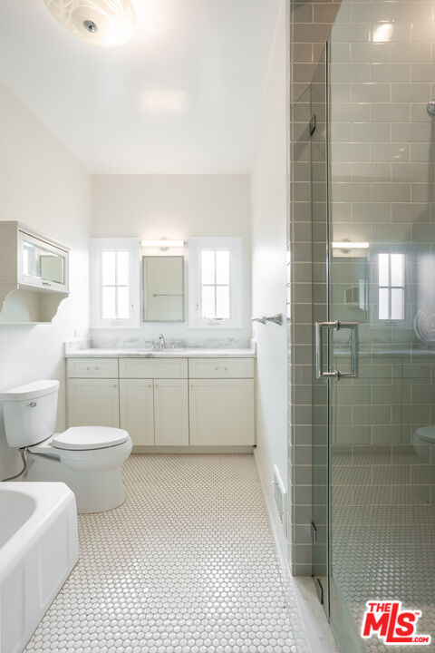 442 S Maple Dr Unit: 1/2, Beverly Hills