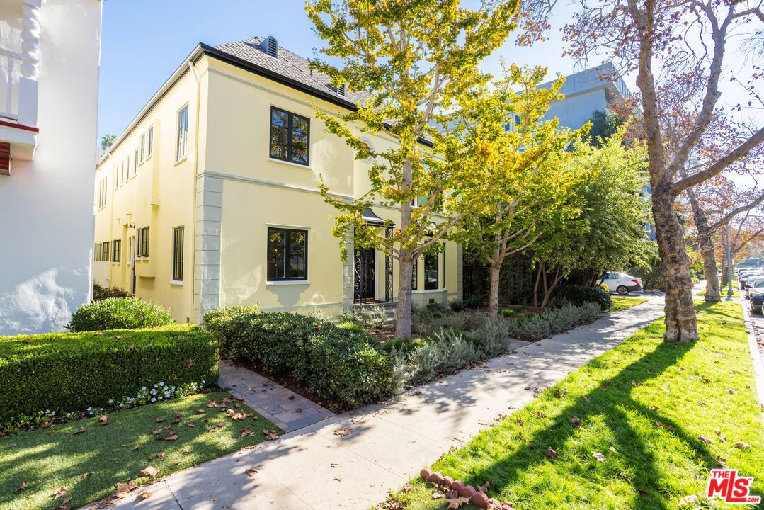 442 S Maple Dr Unit: 1/2, Beverly Hills