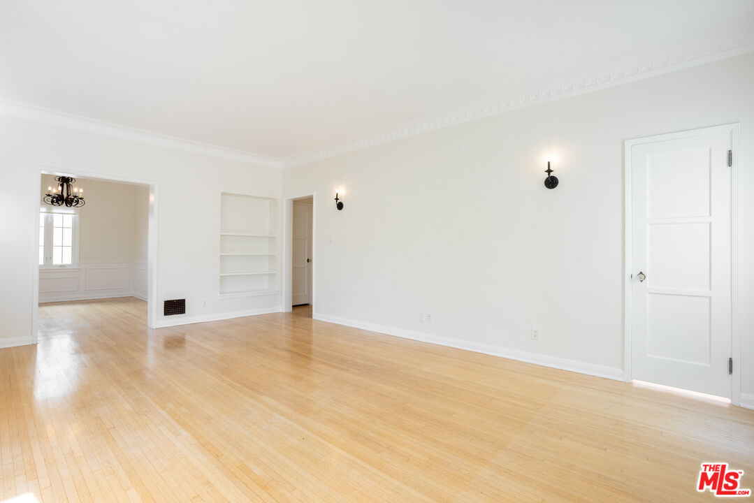 442 S Maple Dr Unit: 1/2, Beverly Hills
