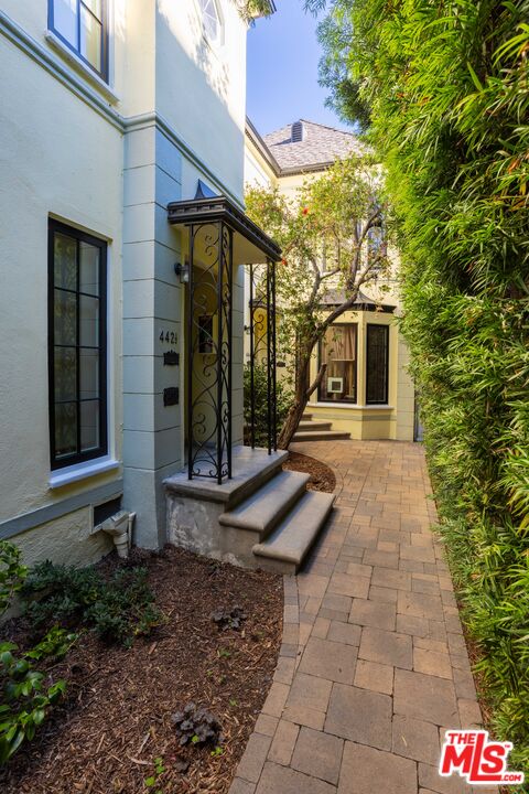 442 S Maple Dr Unit: 1/2, Beverly Hills