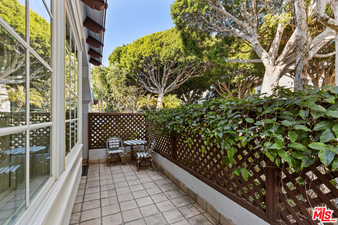 1144 Yale St Unit: 1