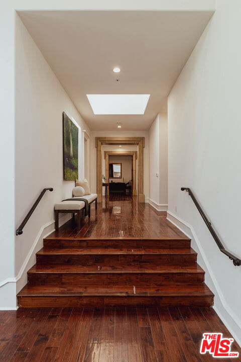 3364 Clerendon Rd, beverly hills