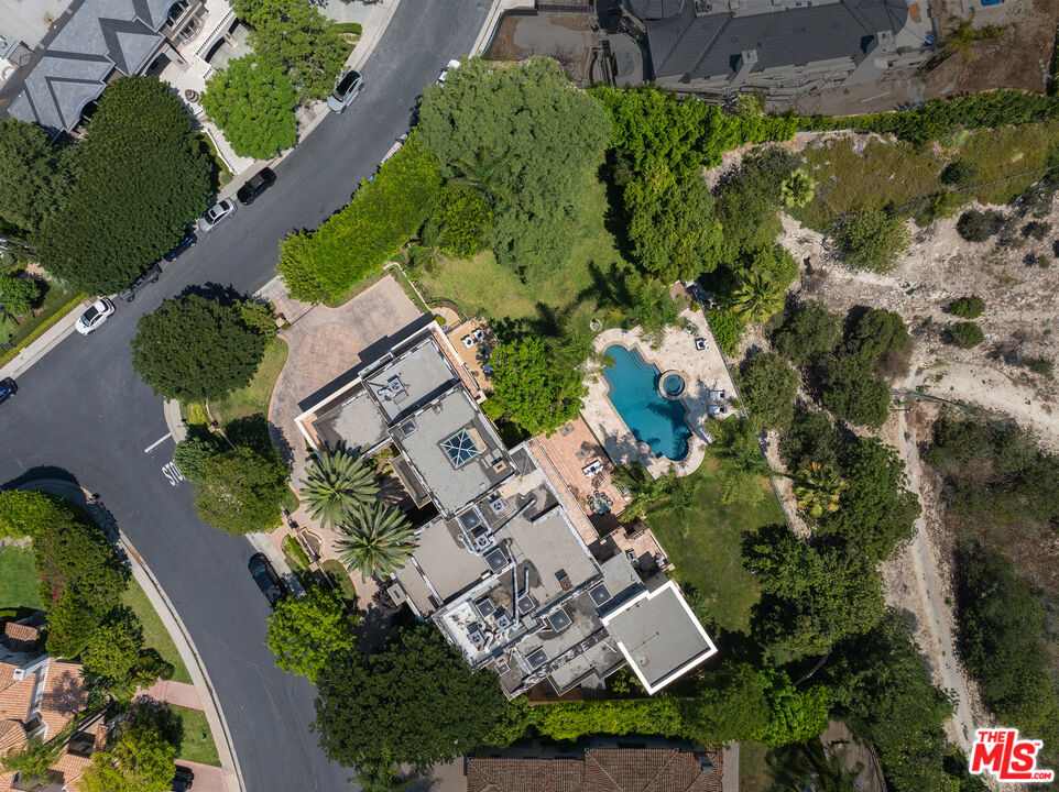 3364 Clerendon Rd, beverly hills