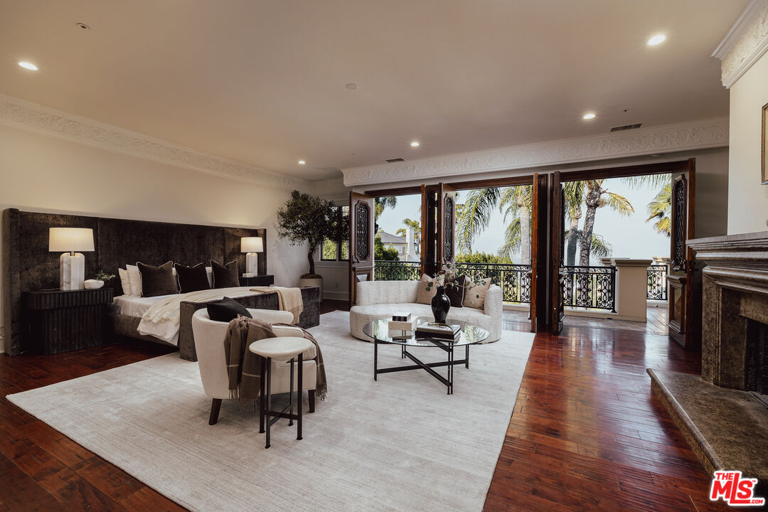 3364 Clerendon Rd, beverly hills