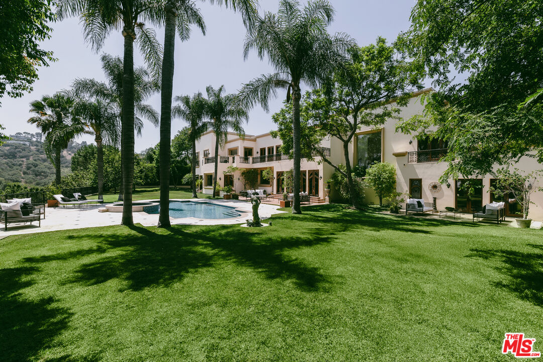 3364 Clerendon Rd, beverly hills