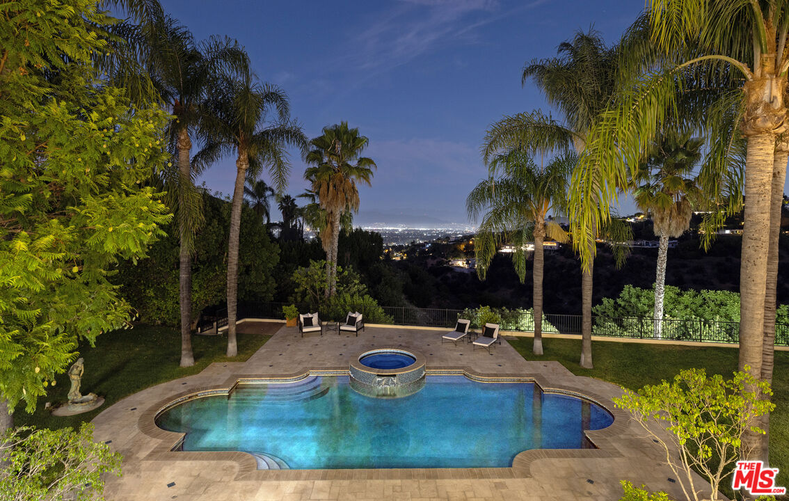 3364 Clerendon Rd, beverly hills